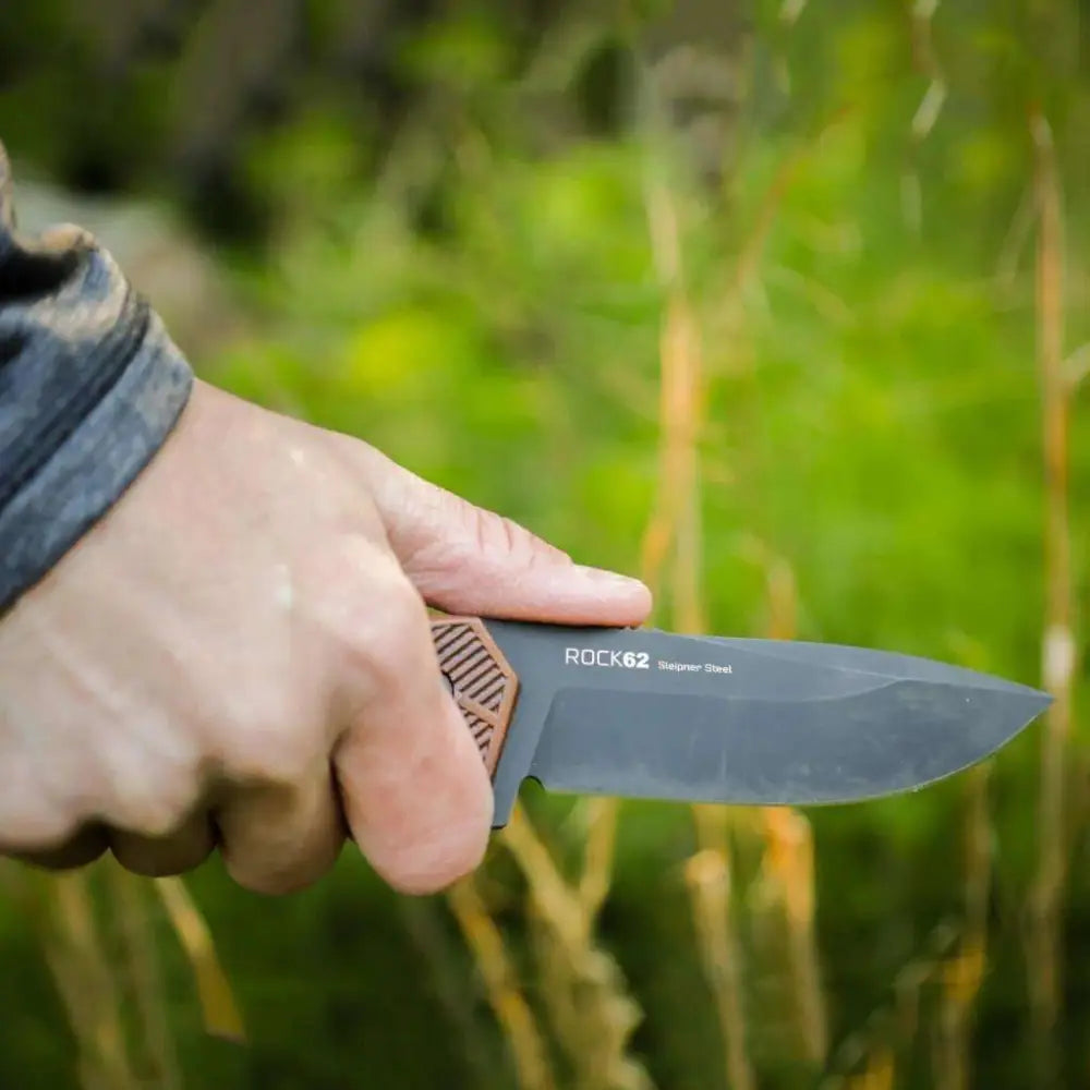 WOOX Rock62 Mil-Spec Black Fixed Blade Knife American Walnut Checkered Scales